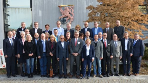 Das Foto zeigt die Teilnehmerinnen und Teilnehmer der Arbeitsgemeinschaft Bevölkerungsschutz des Landkreistages NRW. Urheber: Rhein-Sieg-Kreis