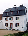 Foto zeigt eine Außenansicht der Burg Altendorf