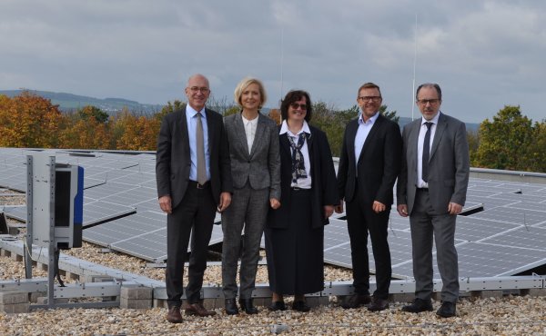 2017.10.16 Photovoltaikanlage Auf Der Jungholzhalle Offiziell Ihrem Betrieb übergeben