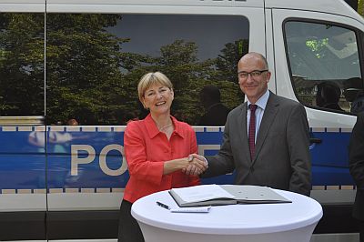 Vereinbarung Opa 2013 Buergermeister Und Polizeipraesidentin