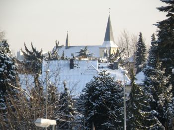 Winterblick Ueber Daecher Auf Kirche
