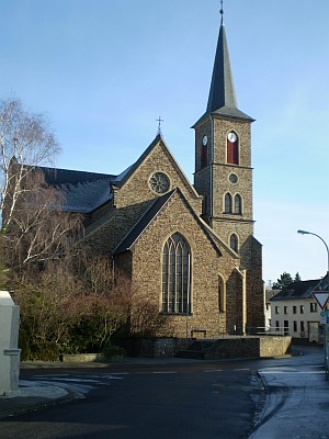 Foto zeigt die Katholische Pfarrkirche St. Jakobus der Ältere von Ersdorf - Foto: M. Lanzrath