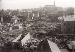 Das Foto zeigt die Zerstörungen in Meckenheims Altstadt im März 1945