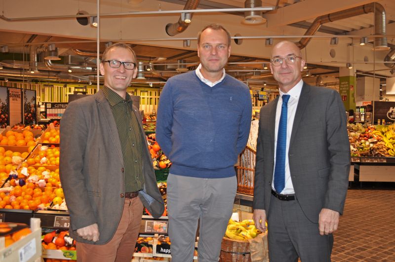 Foto zeigt Dirk Schwindenhammer, Andreas Bähr und Bürgermeister Bert Spilles.